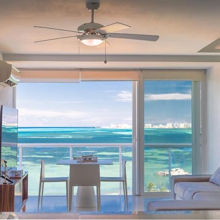 Beachfront Luxury Apartments Канкун Екстериор снимка