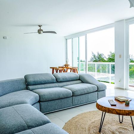 Beachfront Luxury Apartments Канкун Екстериор снимка