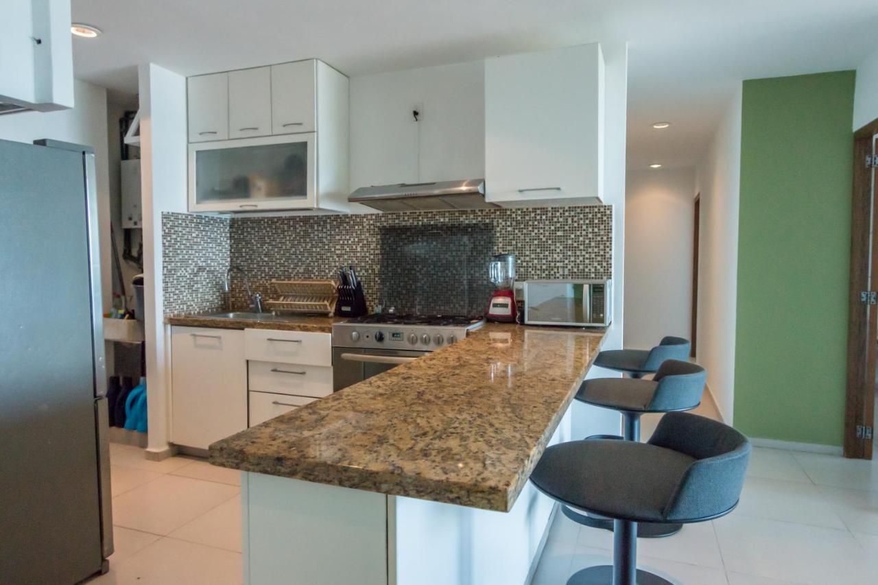 Beachfront Luxury Apartments Канкун Екстериор снимка