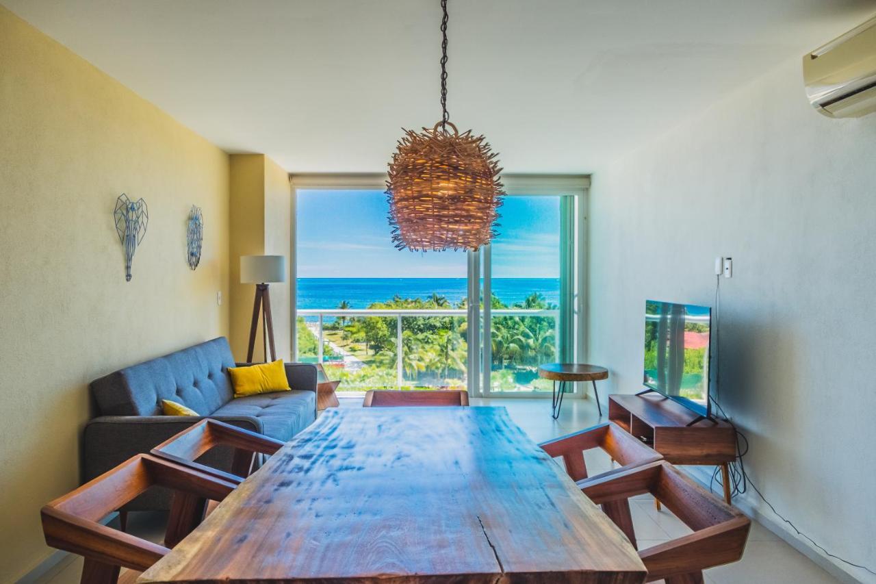 Beachfront Luxury Apartments Канкун Екстериор снимка