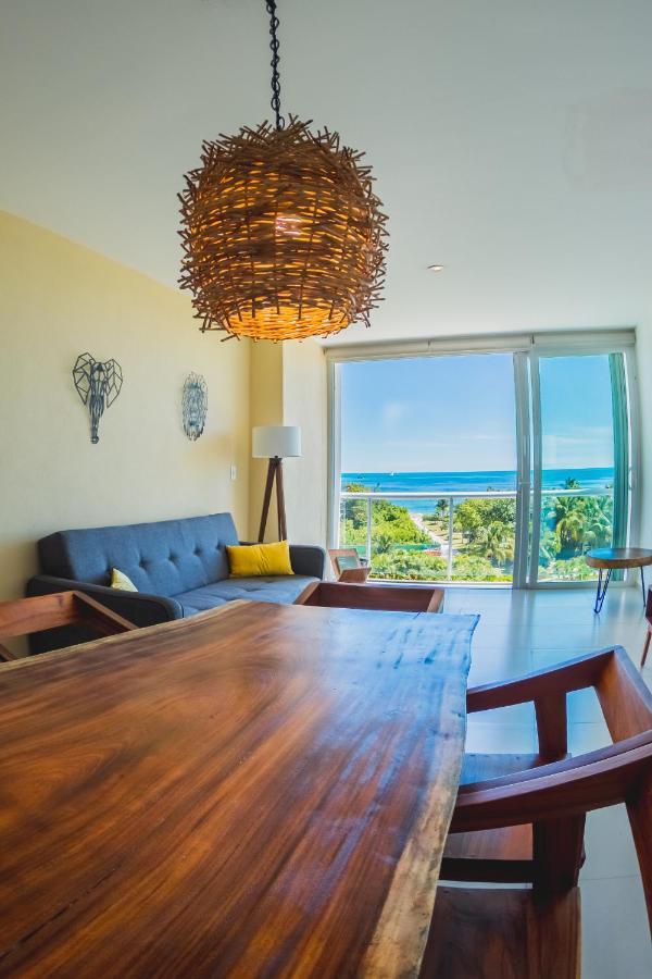 Beachfront Luxury Apartments Канкун Екстериор снимка