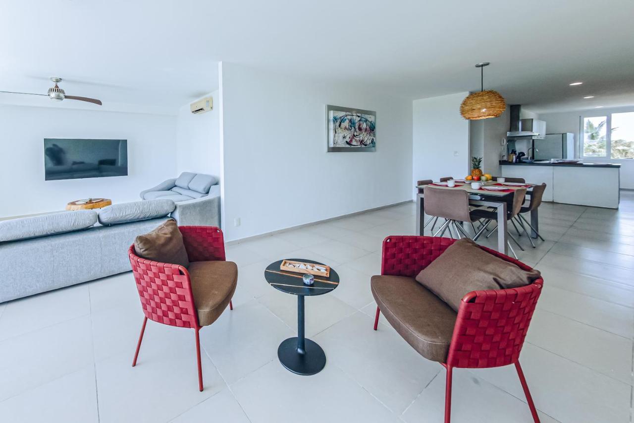 Beachfront Luxury Apartments Канкун Екстериор снимка