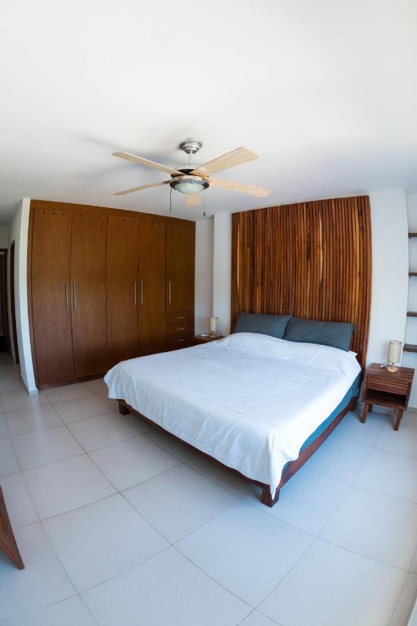 Beachfront Luxury Apartments Канкун Екстериор снимка