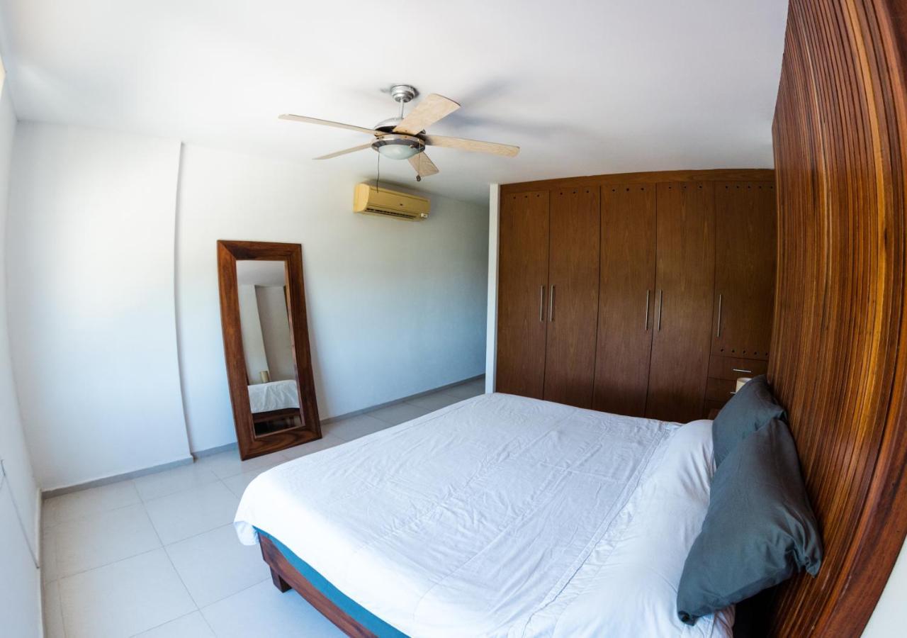 Beachfront Luxury Apartments Канкун Екстериор снимка
