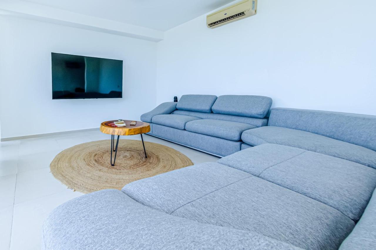 Beachfront Luxury Apartments Канкун Екстериор снимка