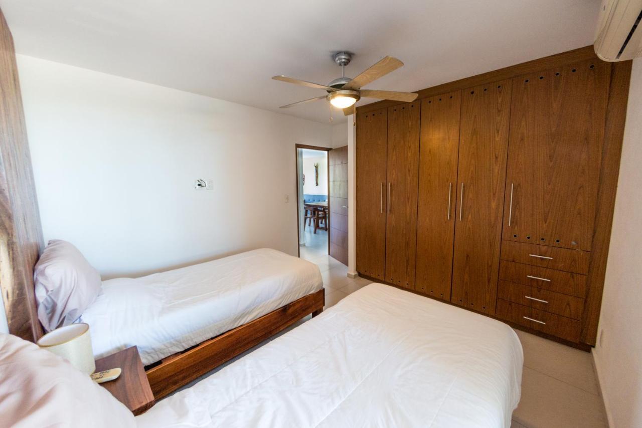 Beachfront Luxury Apartments Канкун Екстериор снимка