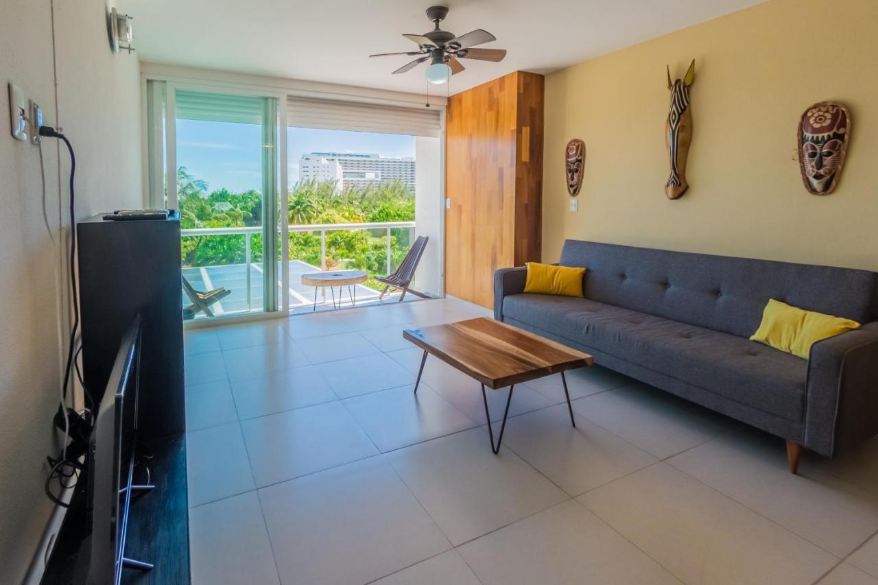 Beachfront Luxury Apartments Канкун Екстериор снимка