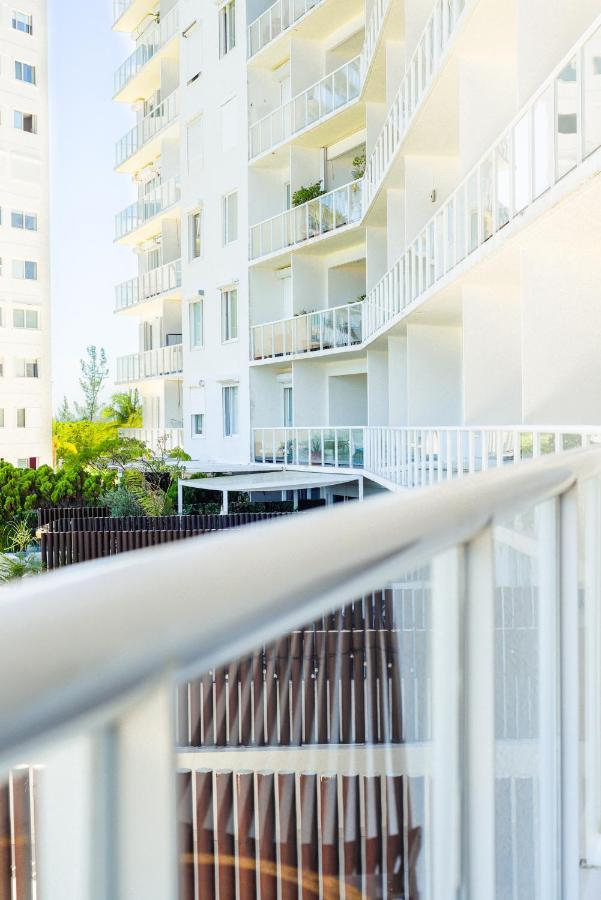 Beachfront Luxury Apartments Канкун Екстериор снимка