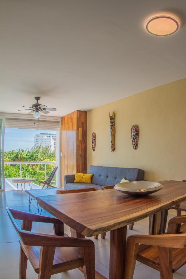 Beachfront Luxury Apartments Канкун Екстериор снимка
